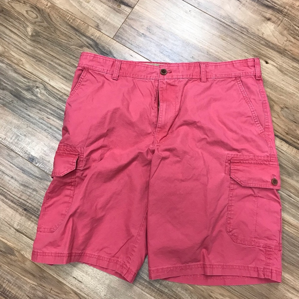 Izod saltwater cargo shorts